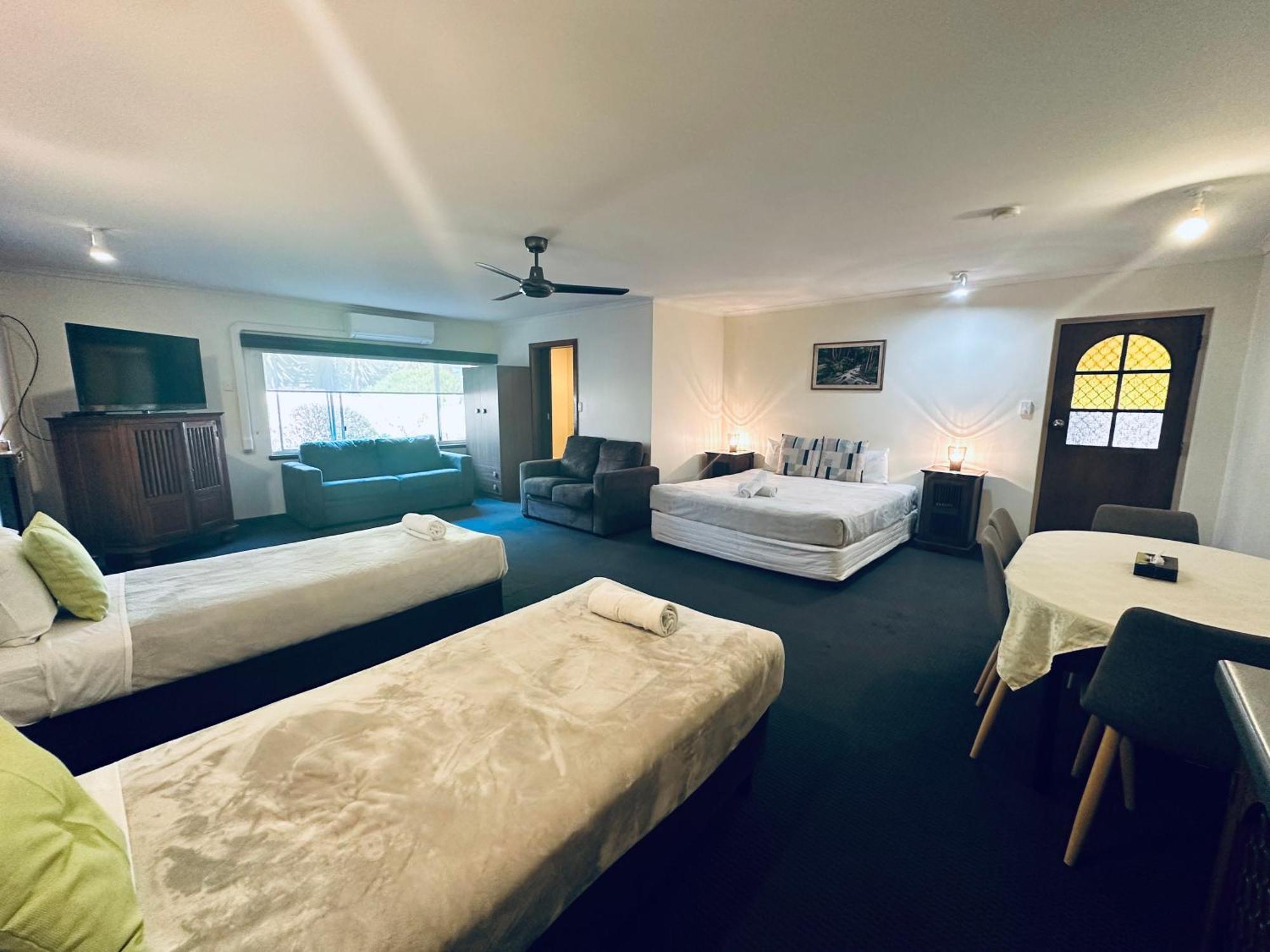 Beachport Motor Inn Екстер'єр фото